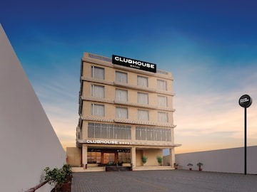 CLUBHOUSE HOTEL BY CHECKIN MORBI